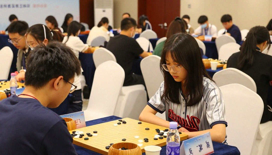 Đội cờ vua nữ Ấn Độ sau huy chương vàng Olympiad: lời khen của huấn luyện viên và thước đo còn thiếu
